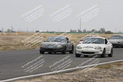 media/Jun-01-2025-CalClub SCCA (Sun) [[eae223c5dd]]/Group 5/Race (Front Straight)/